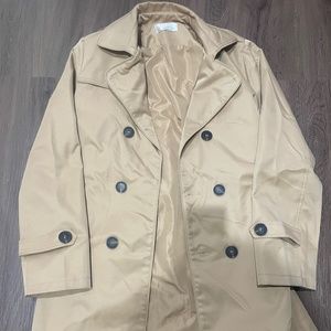 NWOT trench coat with belt